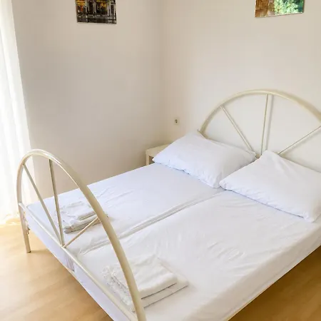 Mandre Apartments *